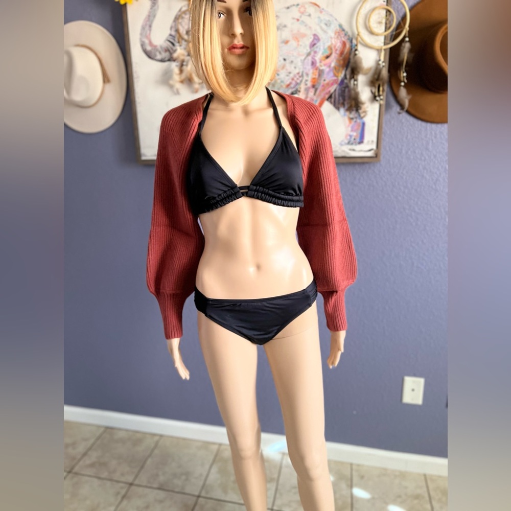 Aaron & Amber Ribbed Shrug Sweater